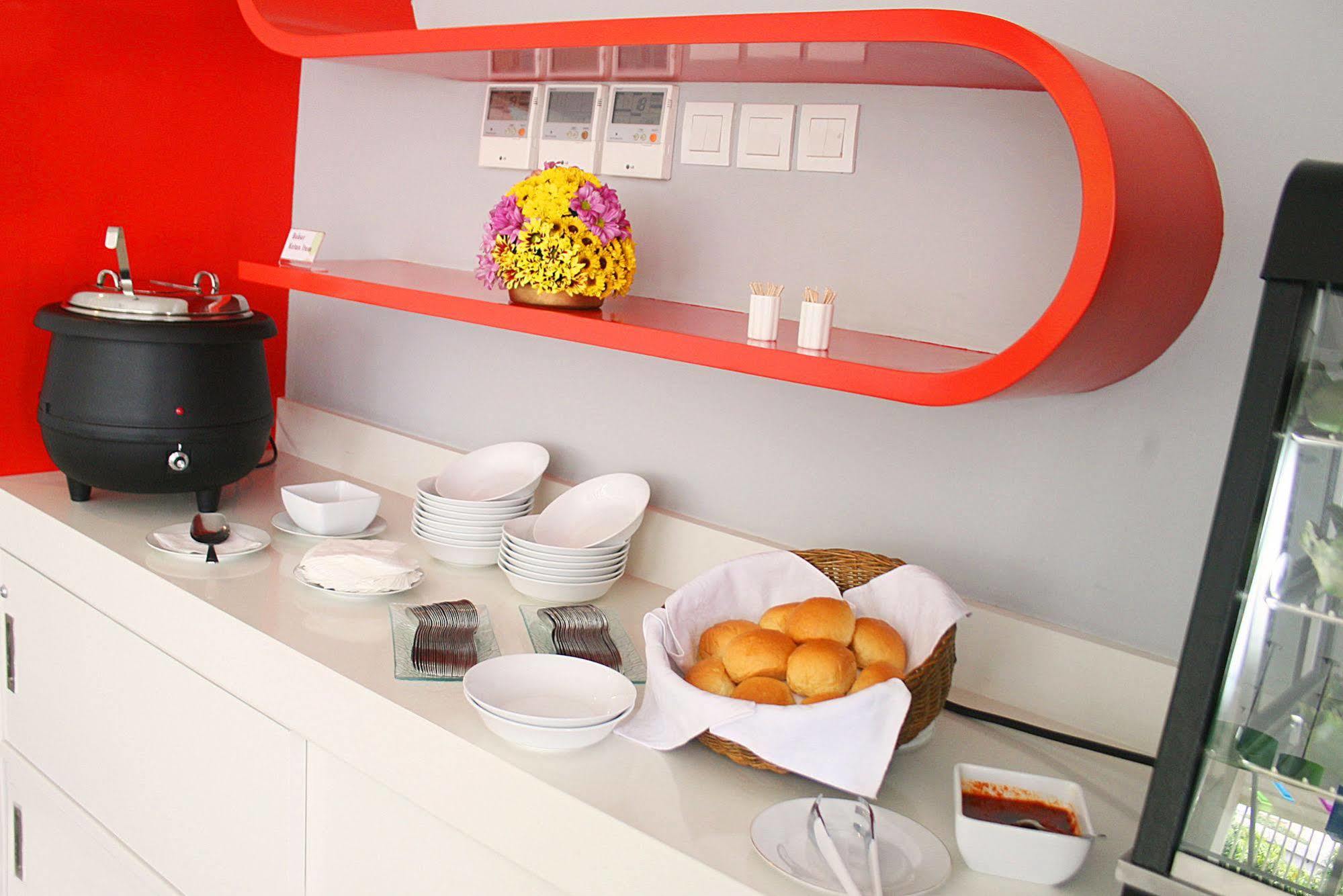 Pop! Hotel Kemang Cakarta Dış mekan fotoğraf